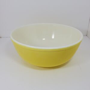 Vintage Pyrex #404 Mixing Bowel 4 Quart Yellow